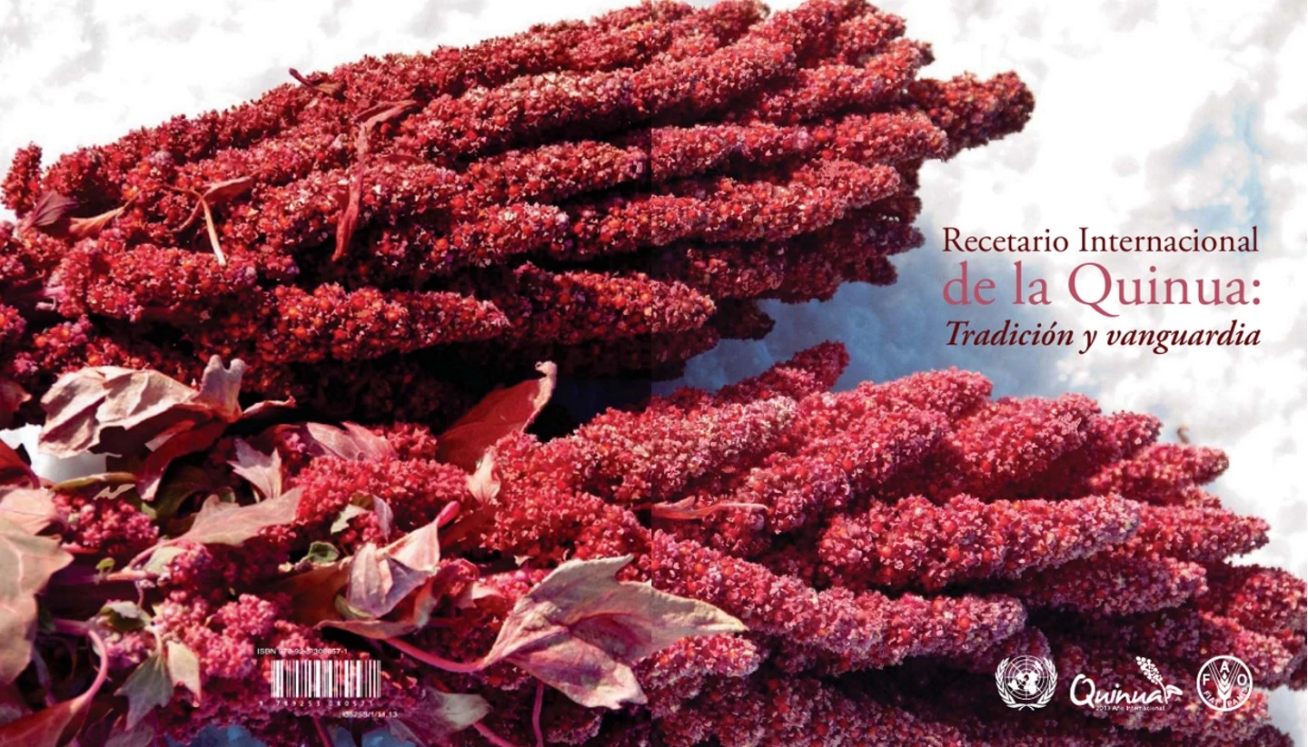 Portada del Recetario Internacional de la Quinua, publicación de la FAO